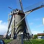 Tiny House Bij Zee Couette-café 3*