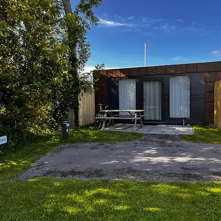 Prive Tiny House Bij Zee Bed & Breakfast *