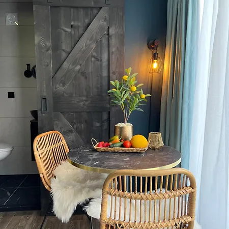 Tiny House Bij Zee Frühstückspension Stellendam