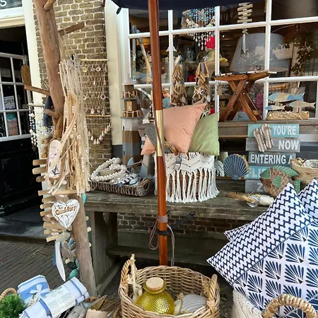 Tiny House Bij Zee 3* ستيليندام
