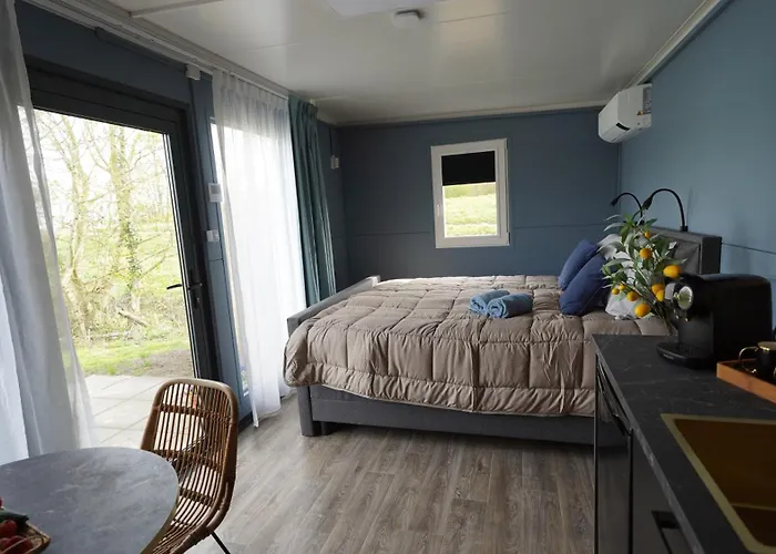 Bed & Breakfast Tiny House Bij Zee