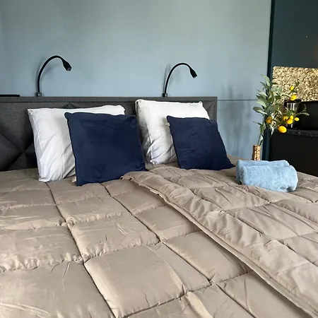 Bed and Breakfast Tiny House Bij Zee Stellendam