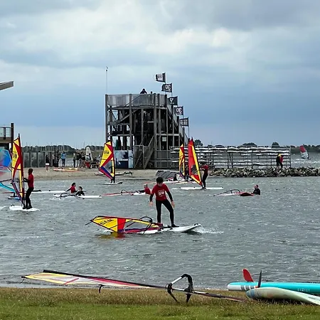 Tiny House Bij Zee Bed & Breakfast Stellendam