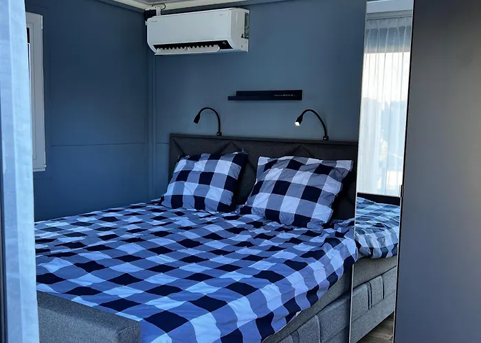 Bed and breakfast Tiny House Bij Zee